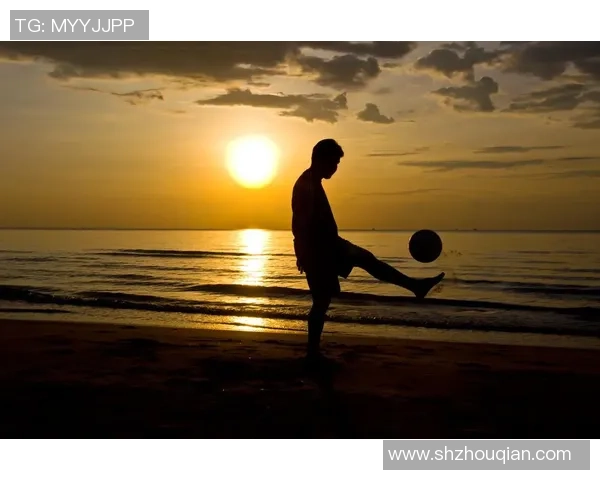 足球明星背影高清图片展现运动魅力与激情瞬间的完美结合 足球明星背影高清图片展现运动魅力与激情瞬间的完美结合